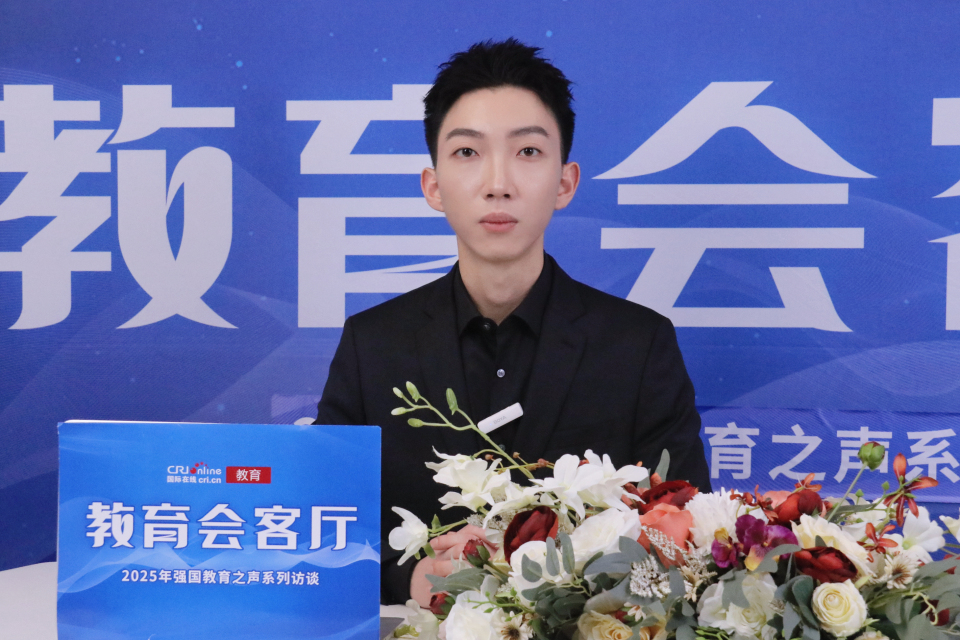 2025教育会客厅丨专访凯琛留学教育集团创始人包凯文_fororder_微信图片_2025-08-04_155940_256